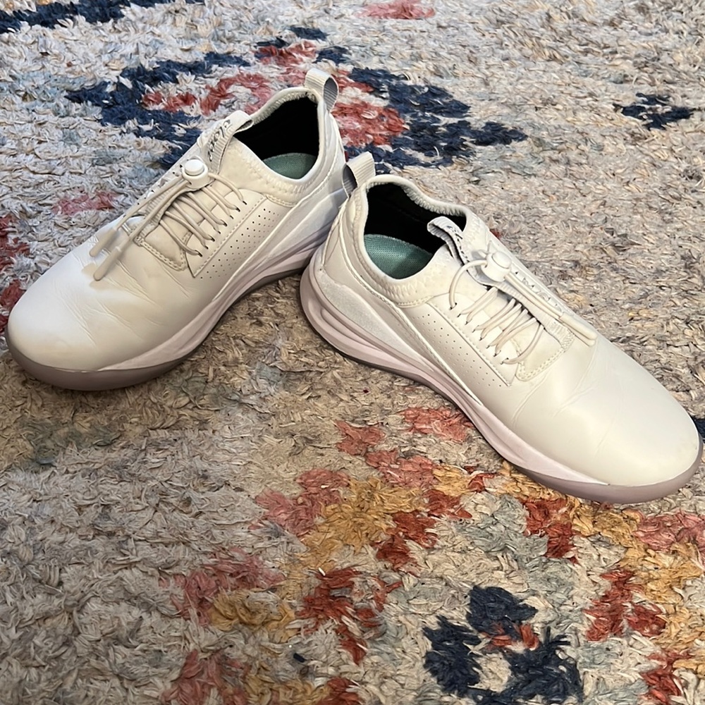 Clove sneakers